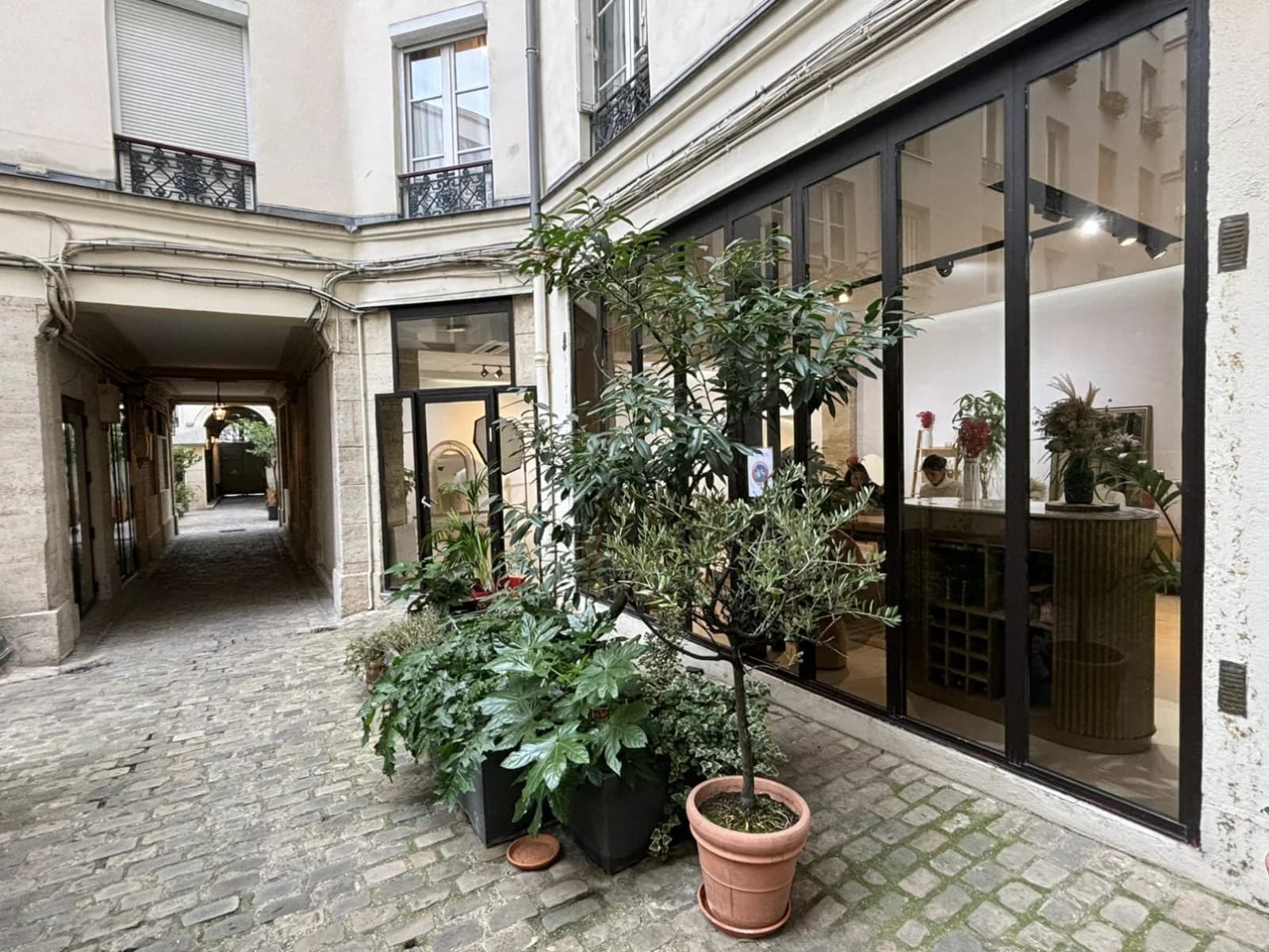 Espace Le Marais: espace de présentation clair et inspirant - 4