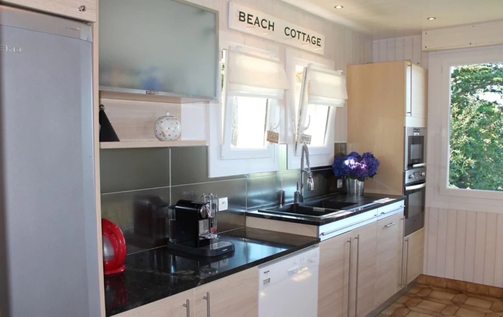 Cuisine dans Villa d'exception offrant une vue imprenable sur la mer - 1