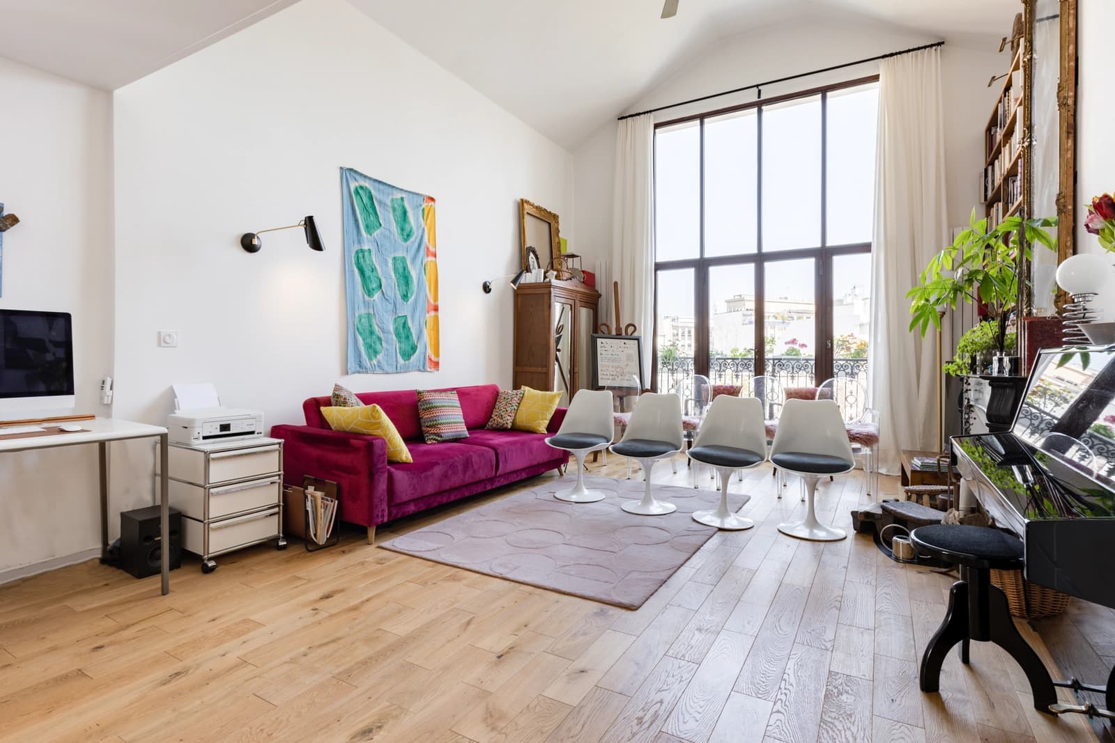 Living room in Artist's studio on garden - 1
