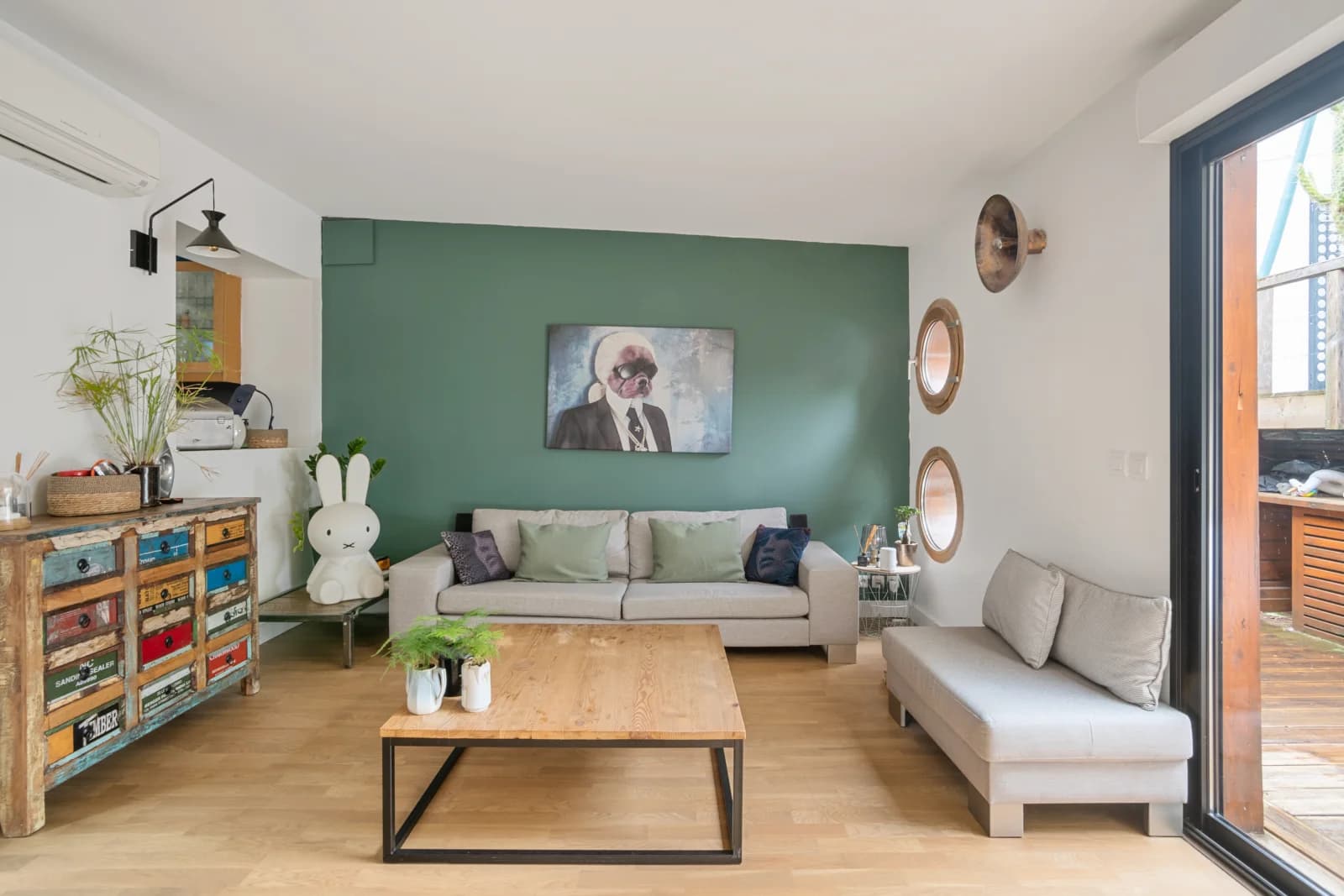 Salon dans Échoppe de charme avec son agréable espace extérieur - 1