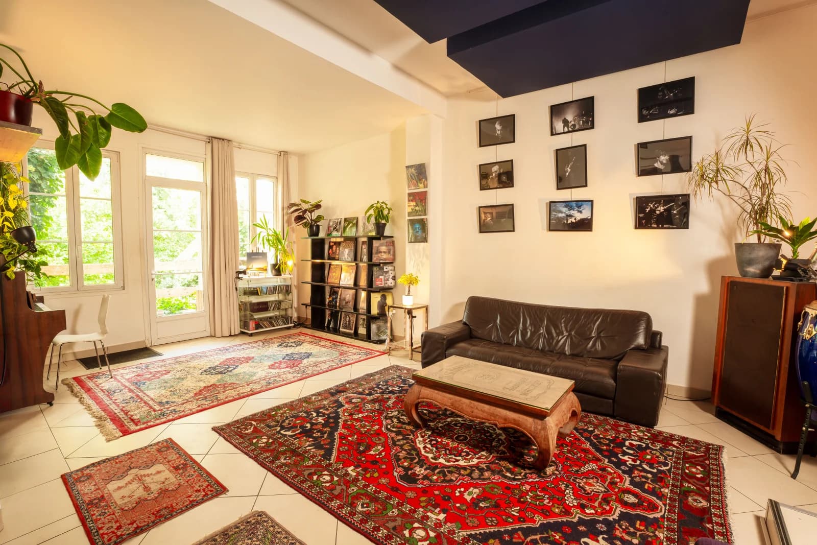 Space Atypical house for an unforgettable musical event - 1
