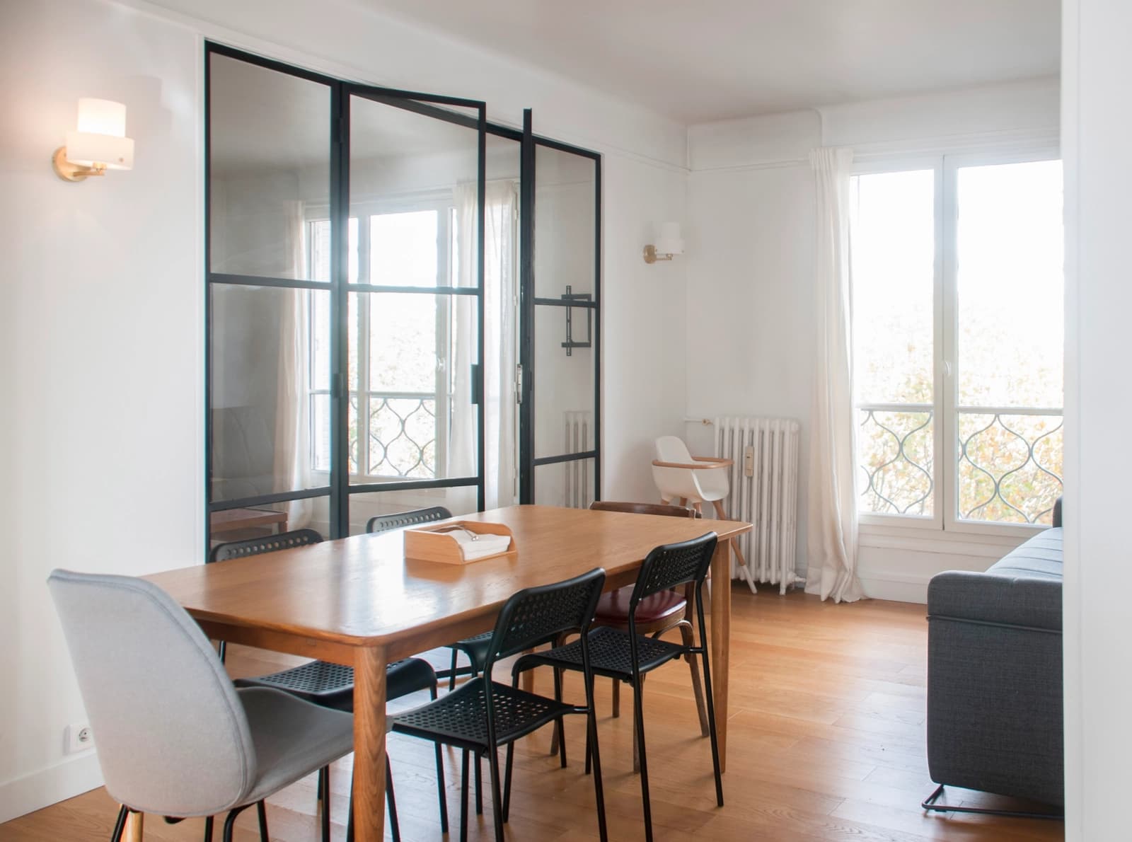 Meeting room in Light and calm at the foot of the Canal Saint-Martin - 1