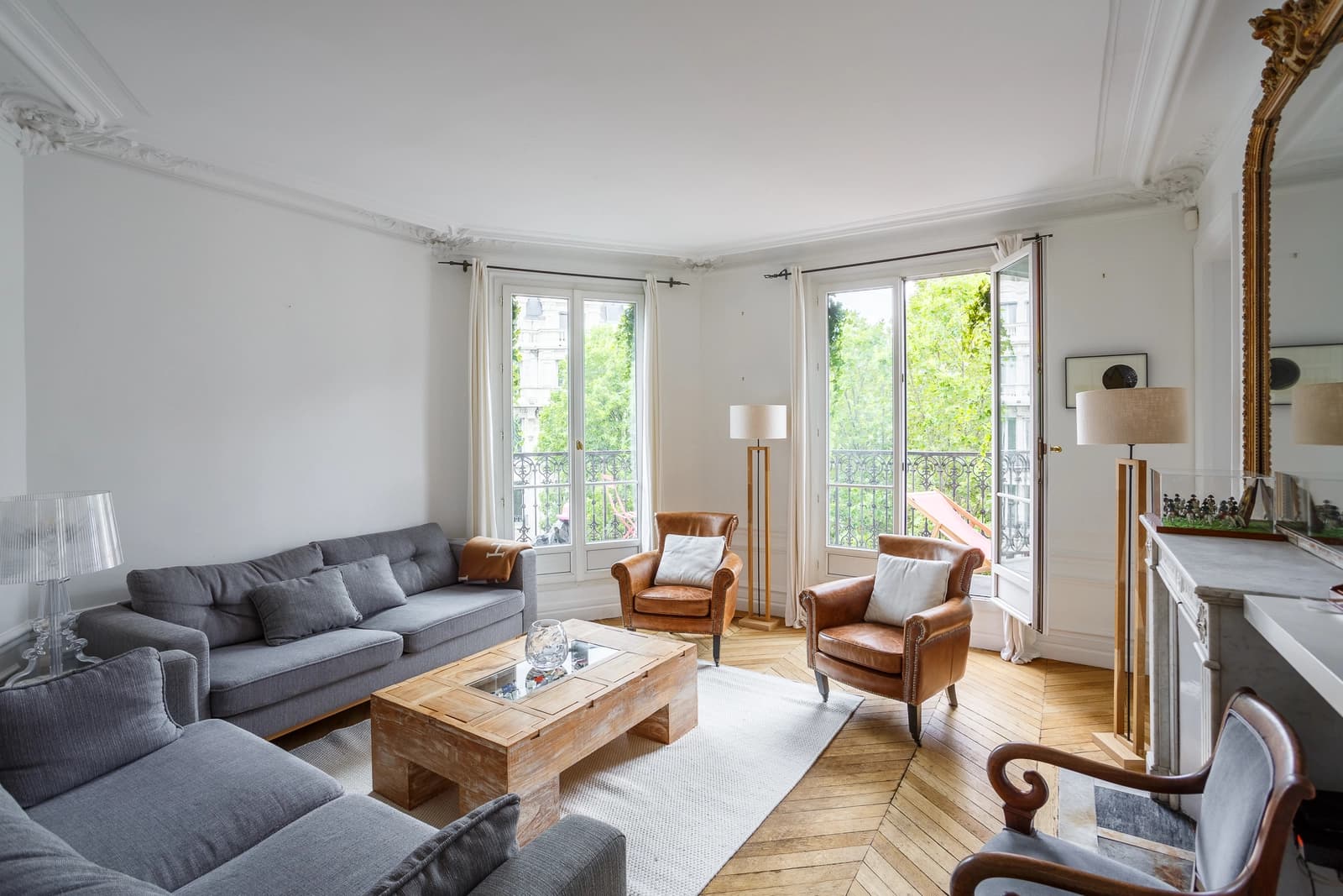 Salon dans Très bel appartement au coeur de St-Germain-des-Prés - 1