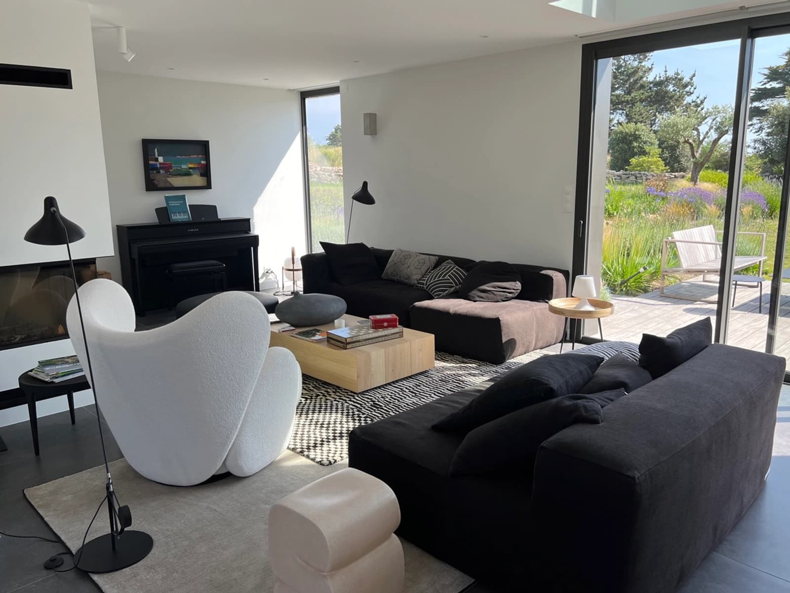 Belle villa contemporaine en bordure de mer