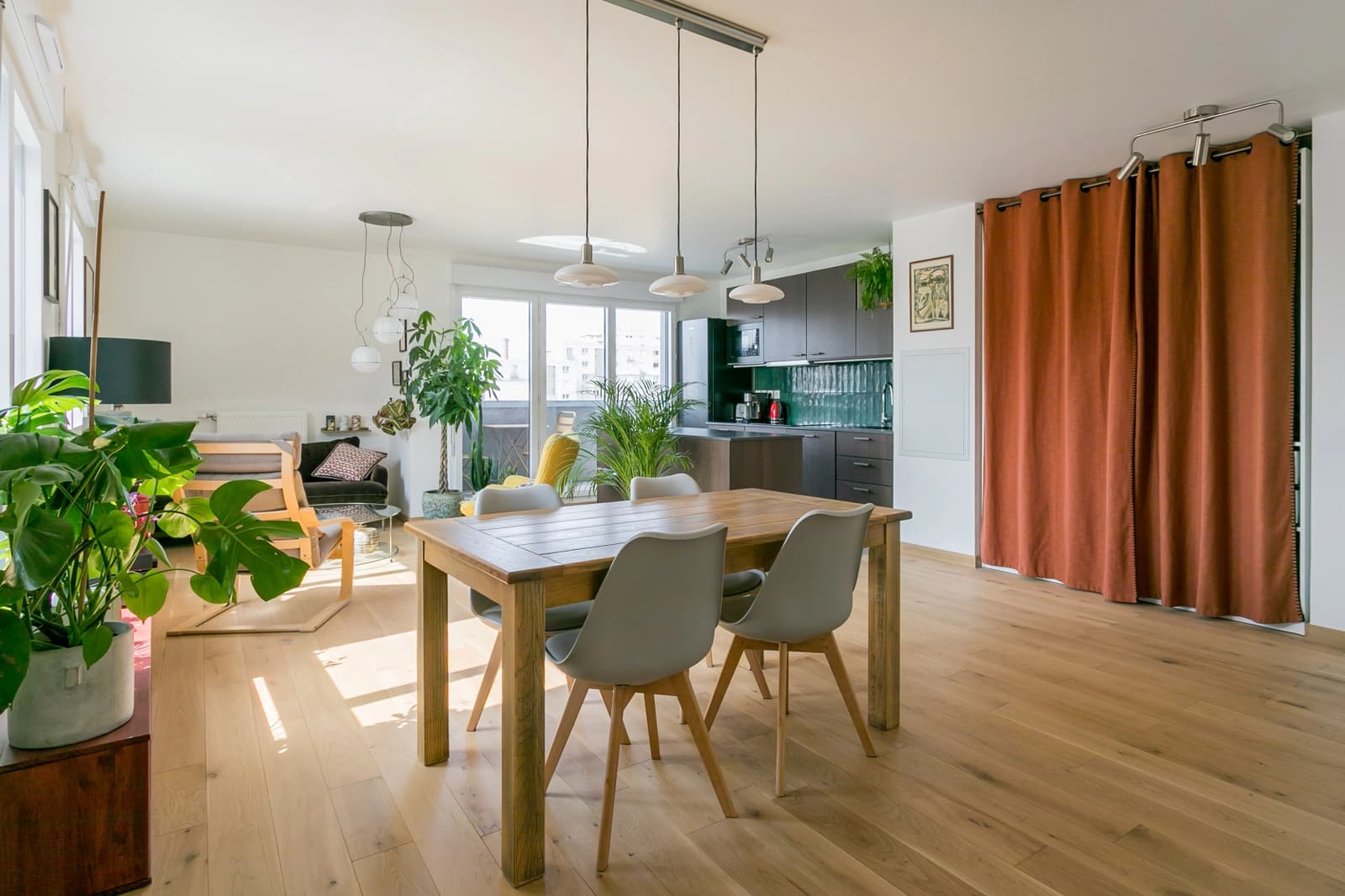Salle de réunion dans Logement perché avec son toit-terrasse intimiste - 0