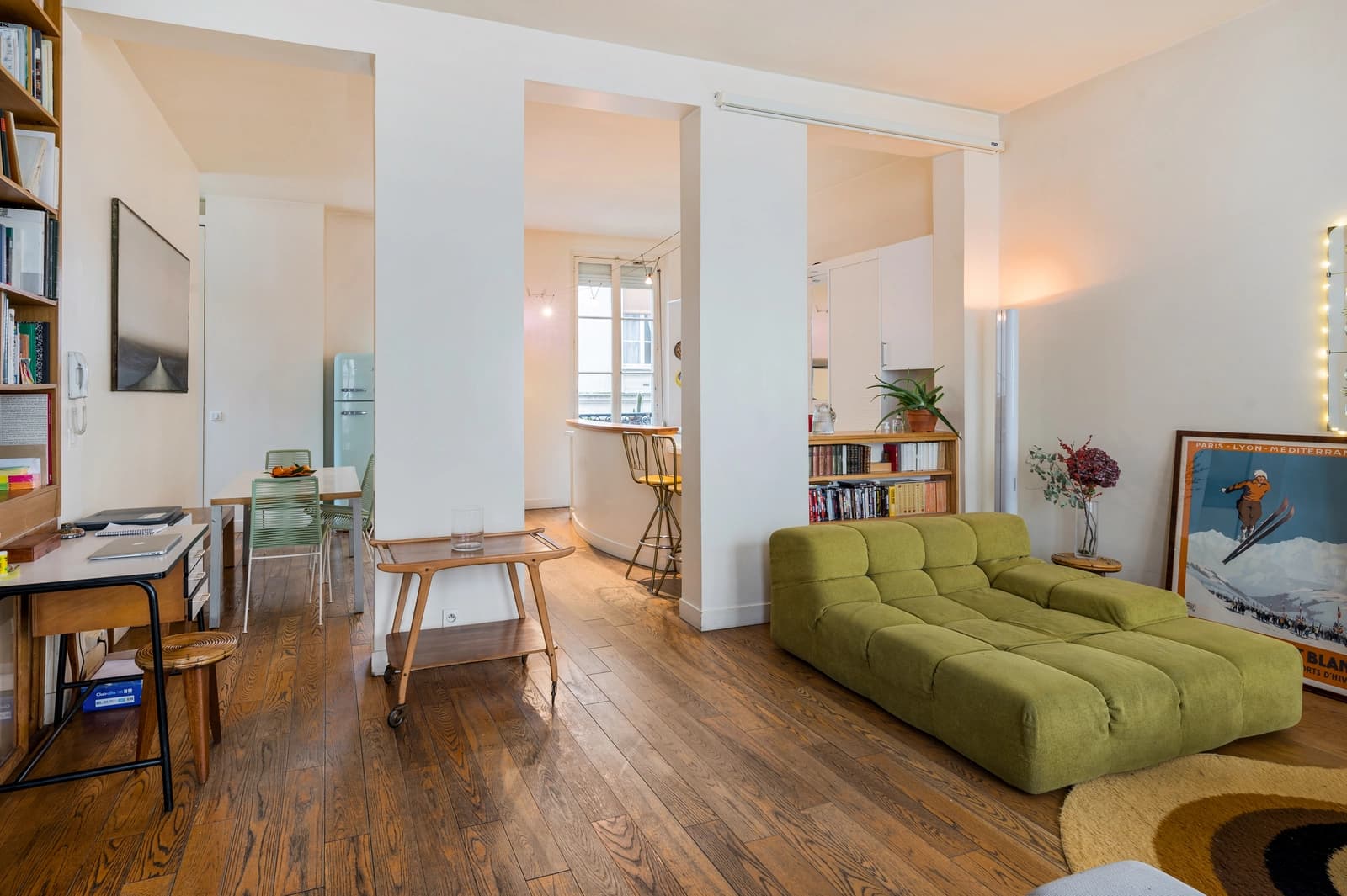 Salon dans Logement de caractère au centre du vibrant quartier Marais - 1