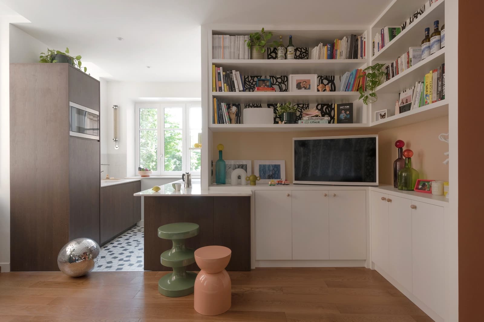 Space Atypical and colorful apartment - 1