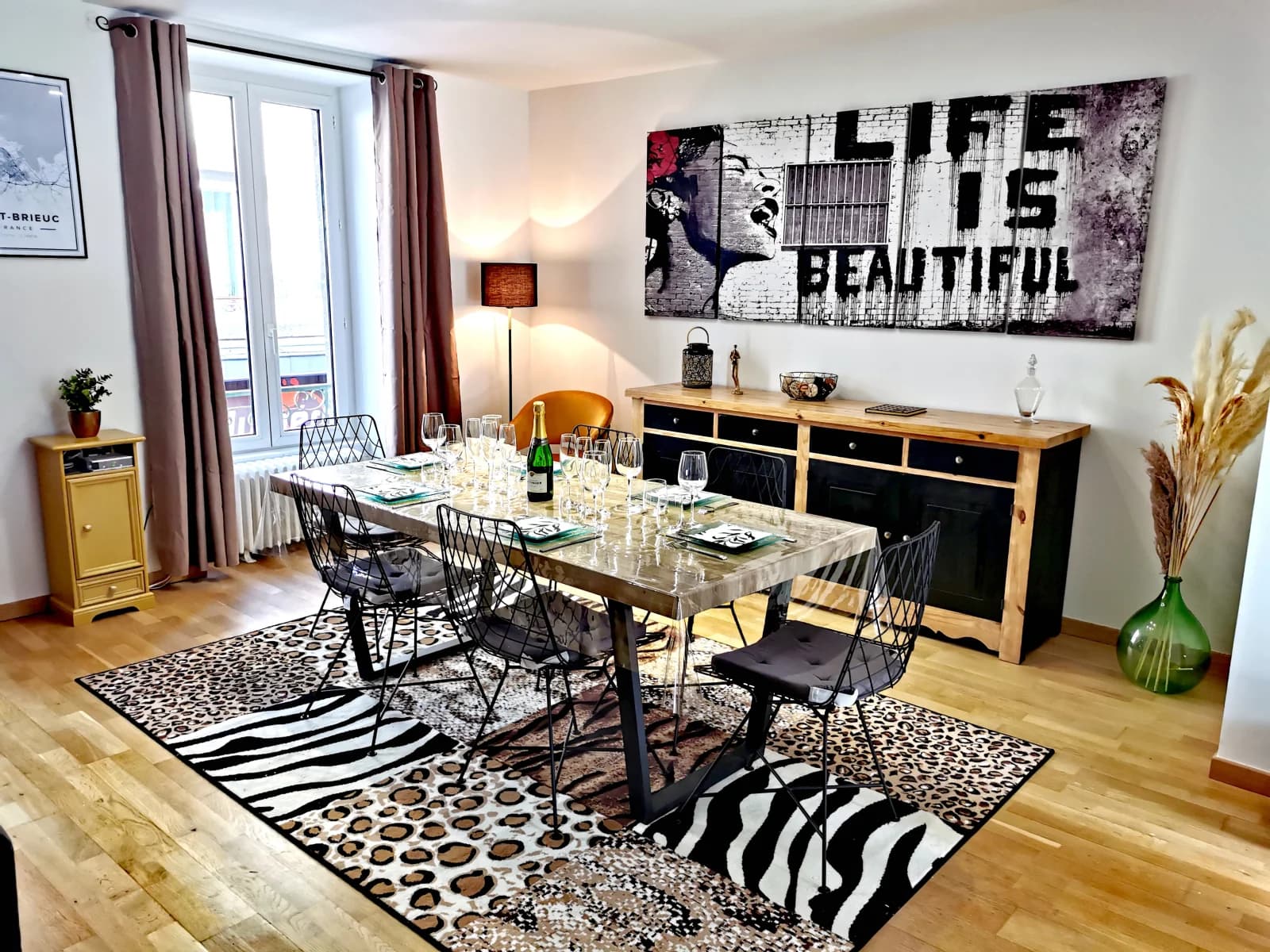 Salle de réunion dans Appartement au coeur vibrant de la vie citadine - 0