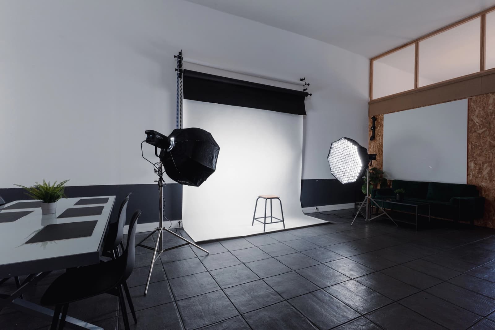 Salon dans Studio photo moderne et entièrement équipé - 1