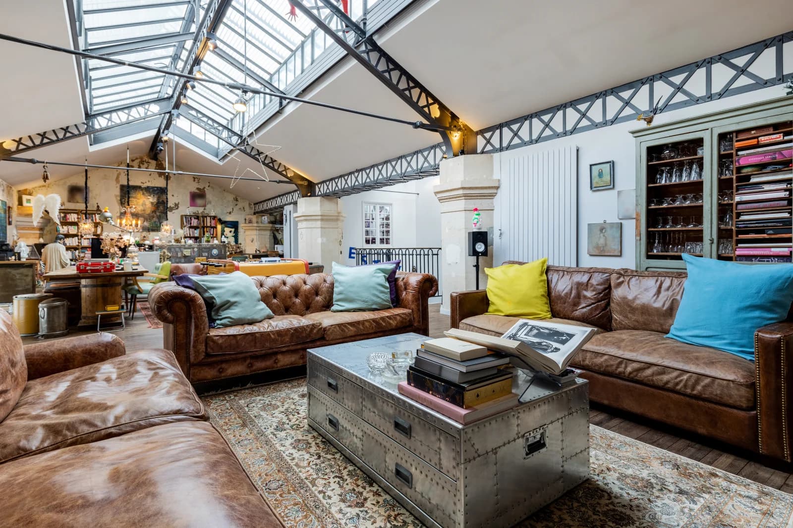 Salon dans Charme industriel: loft verrière dans une ex-usine - 1