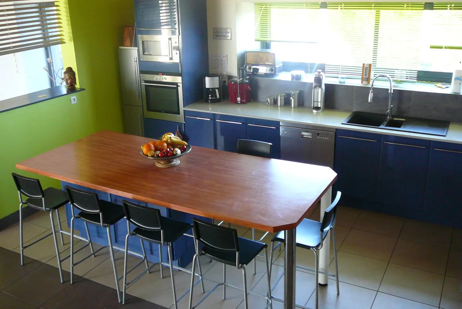 Salle de réunion dans Maison de caractère unique avec son jardin verdoyant - 1