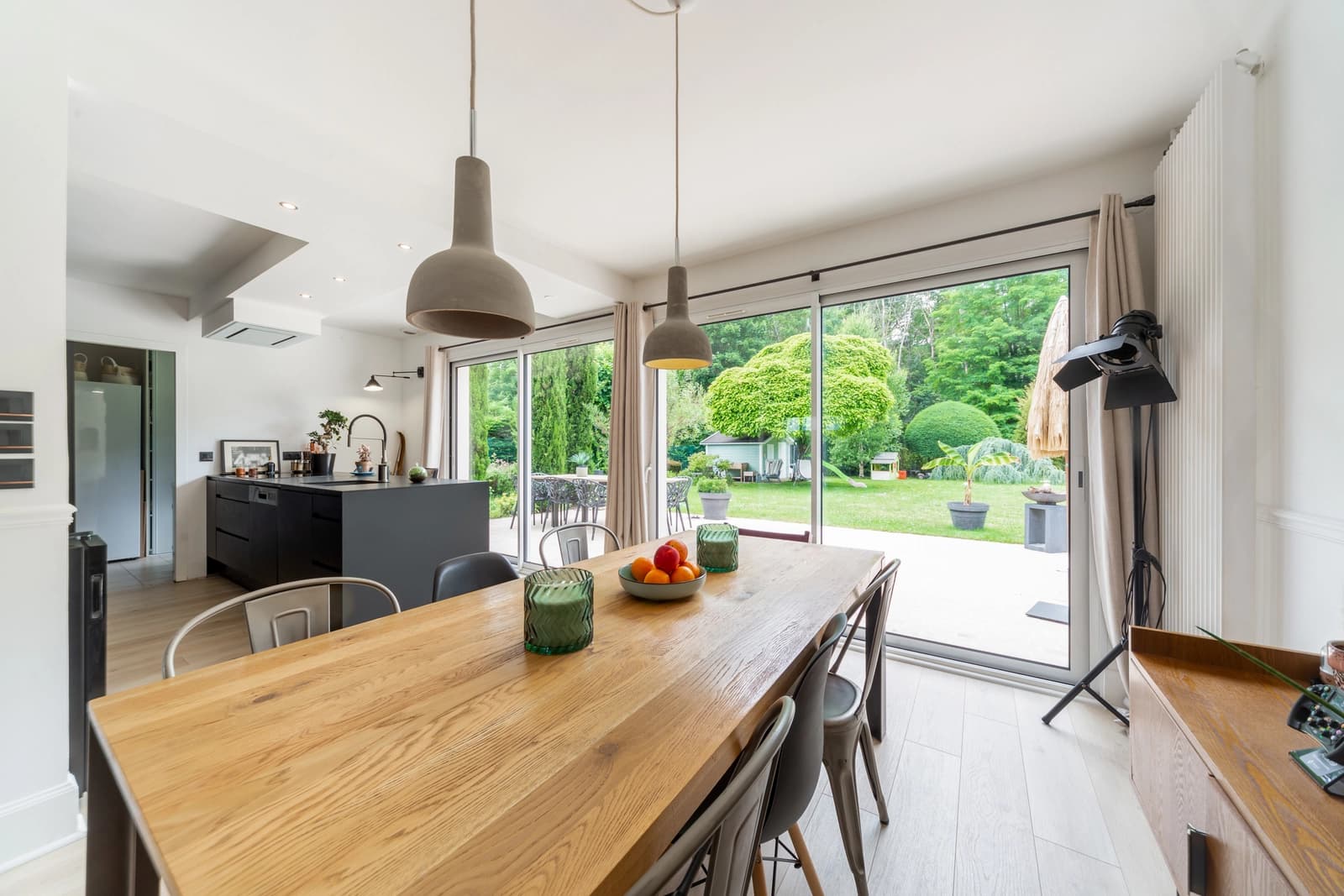 Salle de réunion dans Maison de style américain, idéale pour tournages - 1