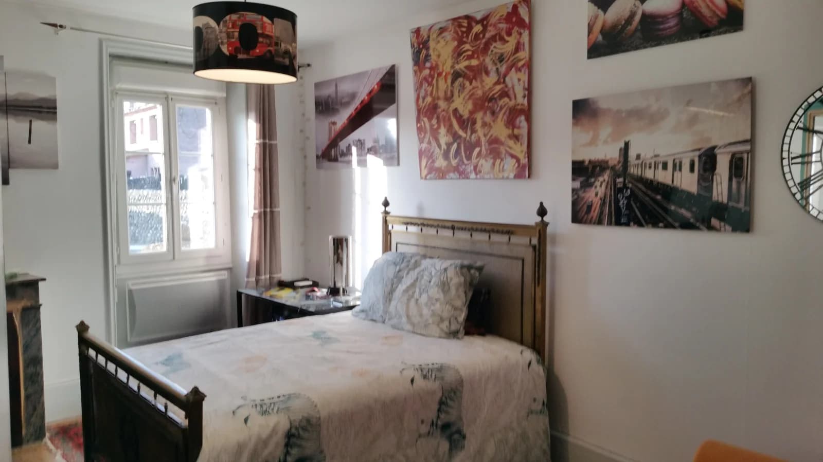 Chambre dans Maison unique avec sa grande salle de cinéma privée - 1