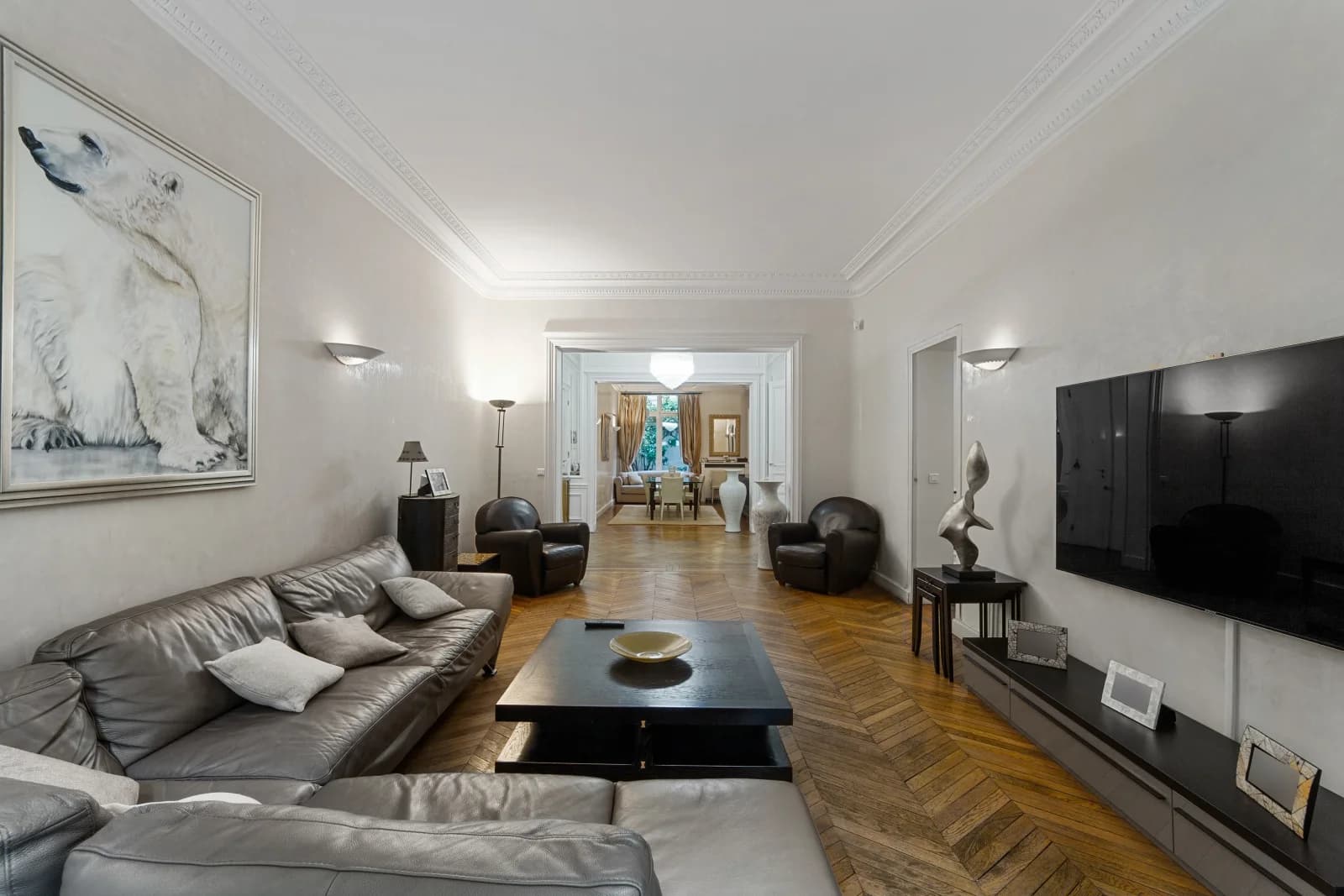Salon dans Logis urbain offrant une ambiance champêtre et paisible - 1