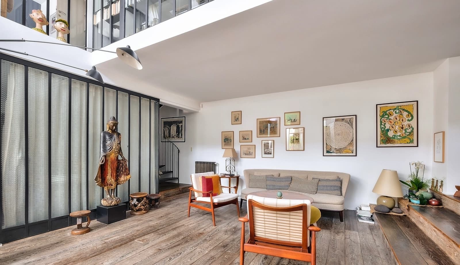 Living room in Former factory in the heart of the 11th arrondissement - 0