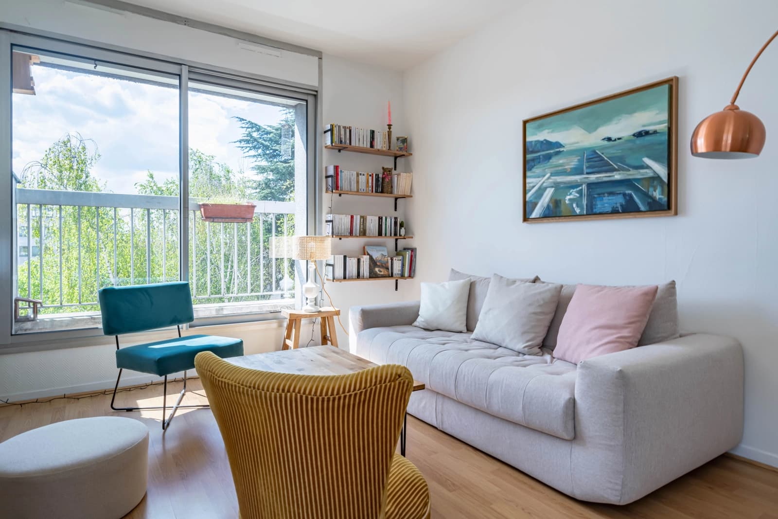 Living room in Apartment and large terrace on the Canal - 1