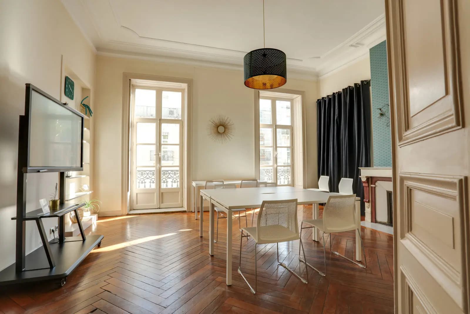Salle de réunion dans Appartement Haussmannien de prestige à Montpellier - 0