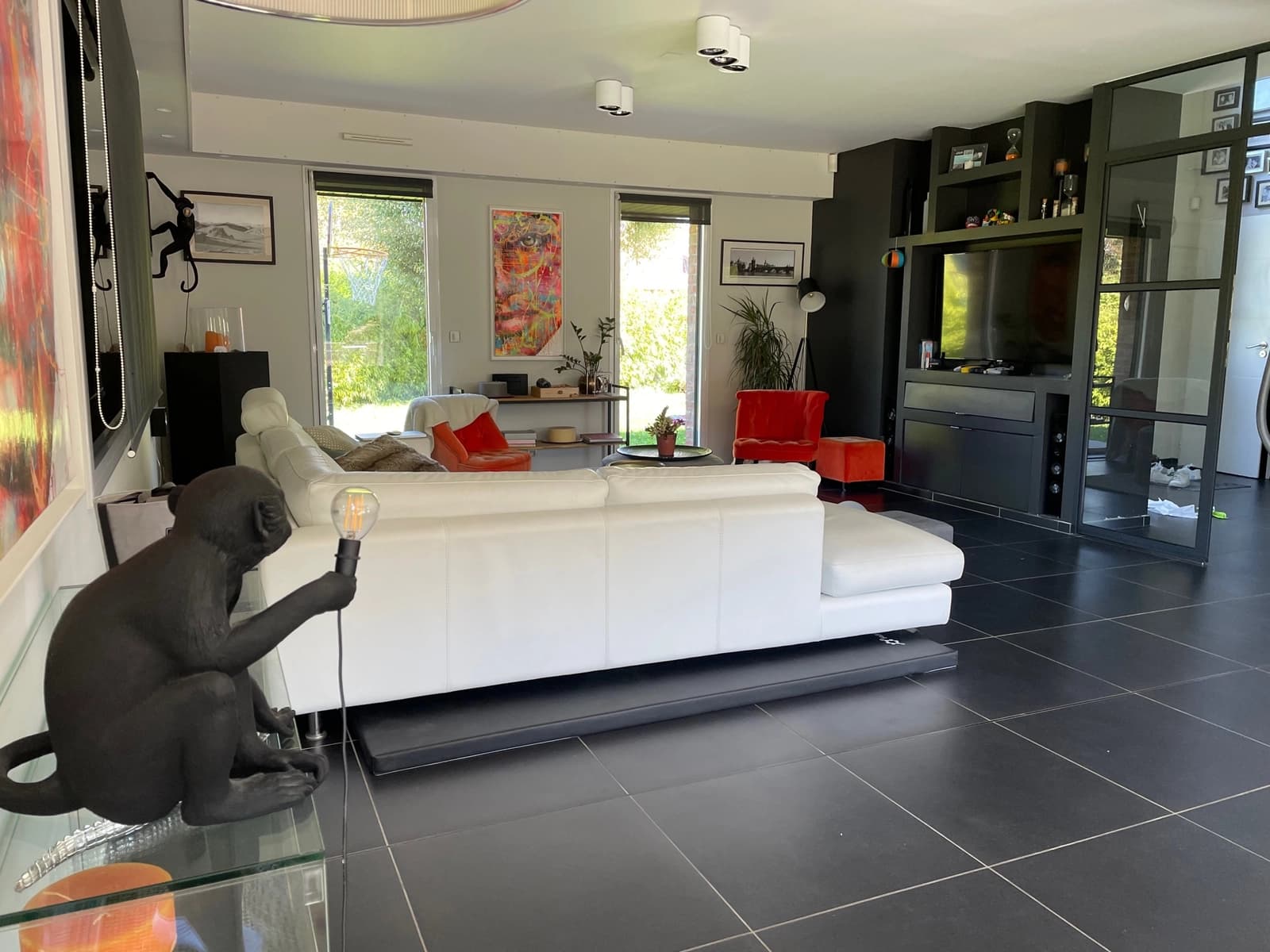 Living room in House-beautiful volumes-chic and modern decoration - 0