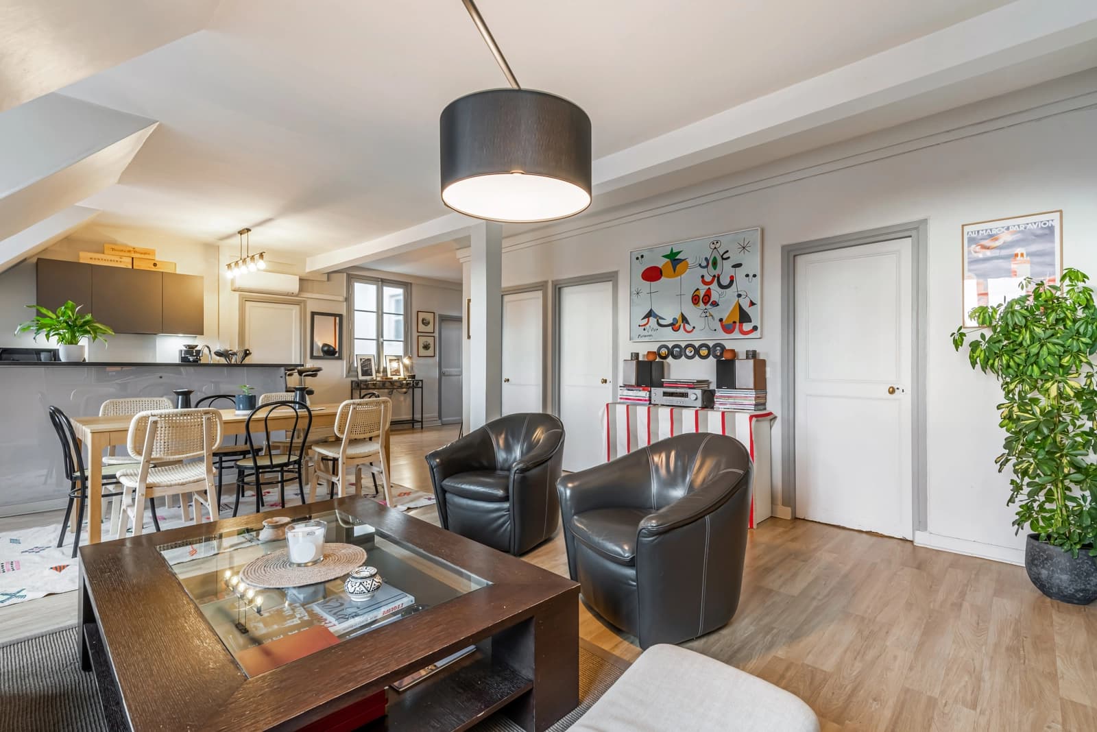 Espace Logement contemporain et clair au centre de la capitale - 1