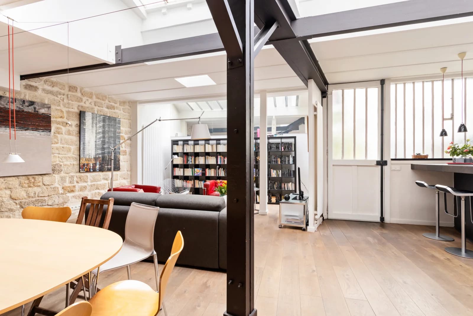 Space Former workshop transformed into a loft - 4