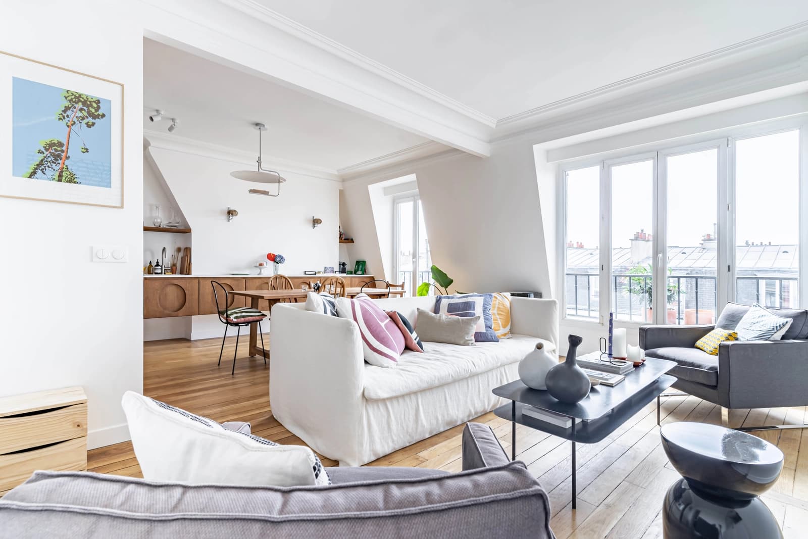 Living room in Beautiful apartment on the roofs of Paris - 1