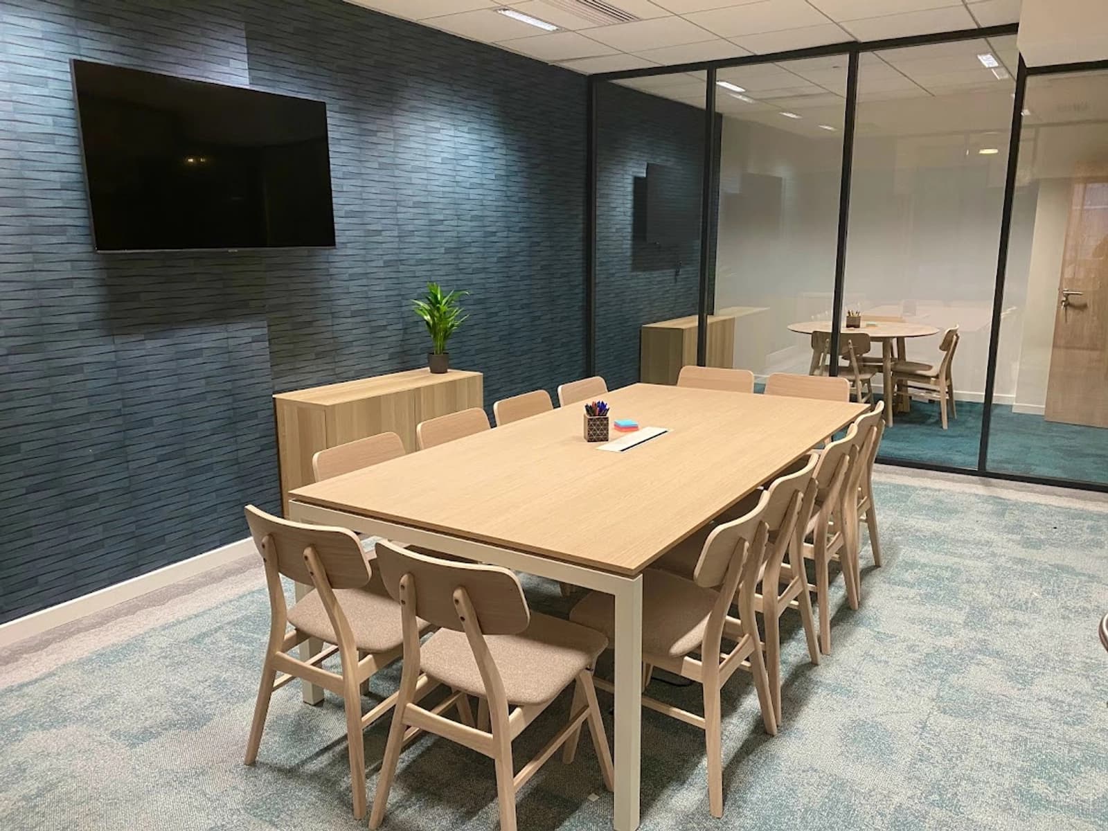 Meeting room in The guest house in Colombes - 1