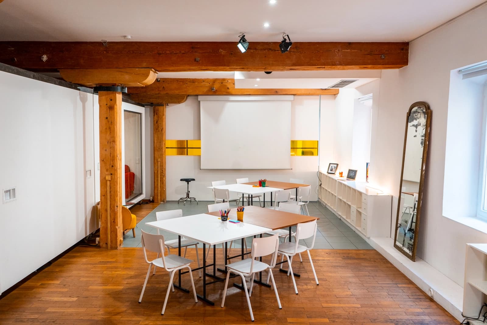 Meeting room in L'Atelier du Laptop - 1
