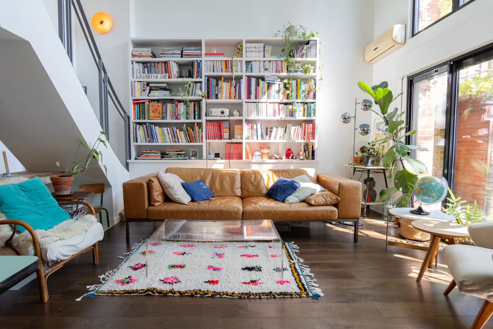 Space Duplex loft with tree-lined garden - 2
