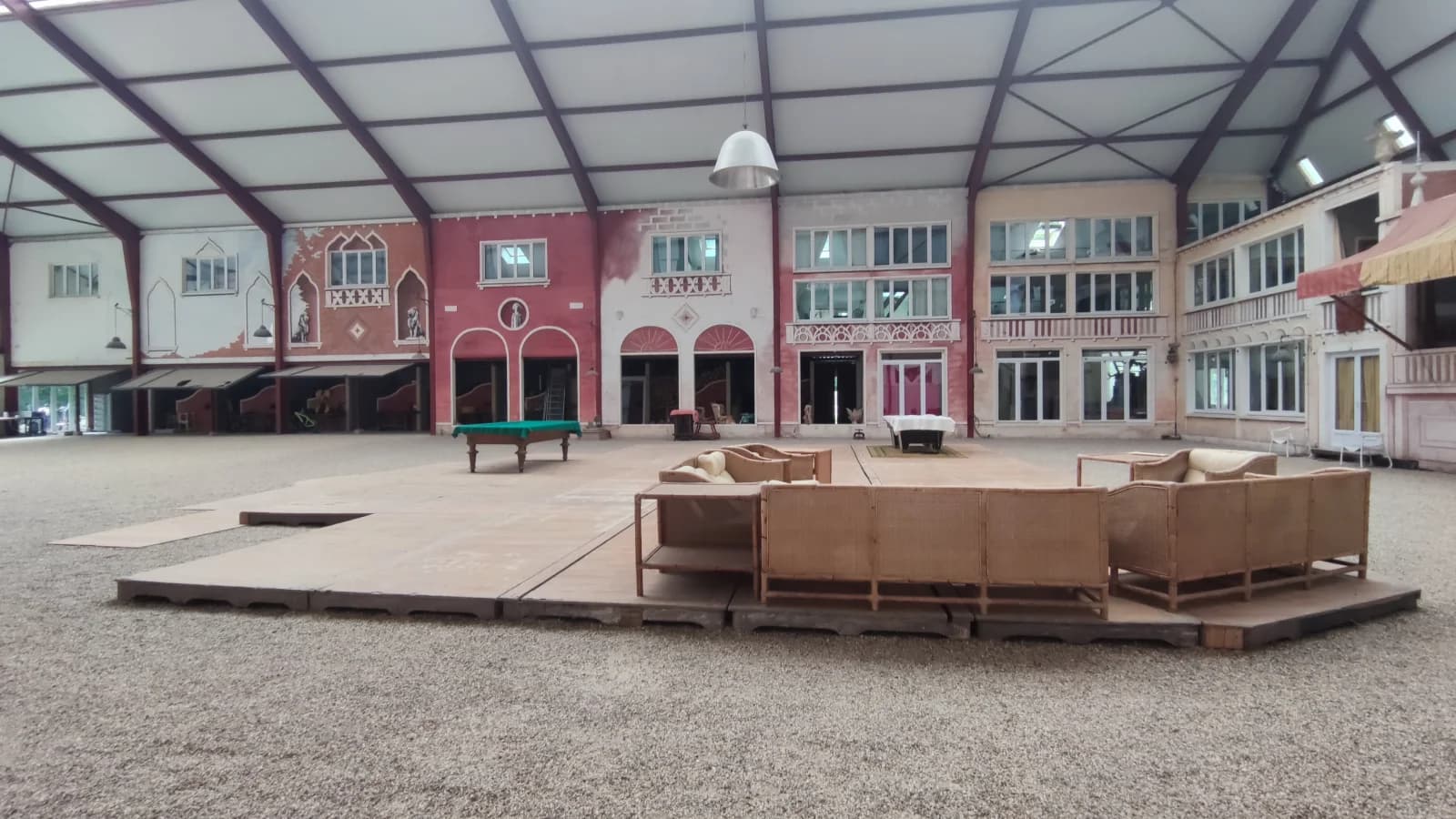Ancien manège équestre réhabilité en lieu d'exception