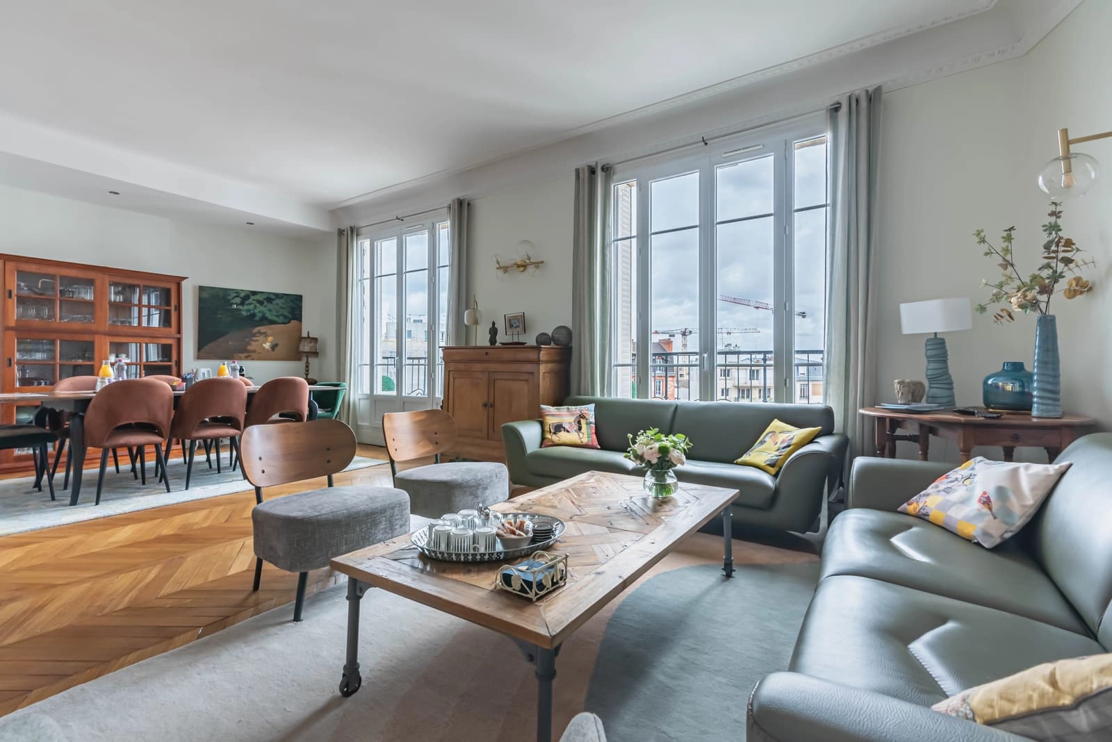Salon dans Appartement haussmannien à Enghien les Bains - 1