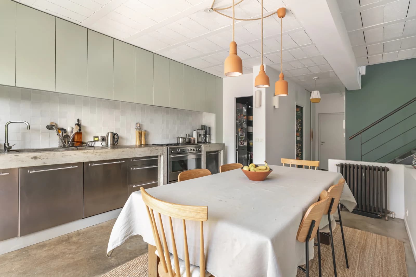 Space Renovated architect-designed house with large garden - 3