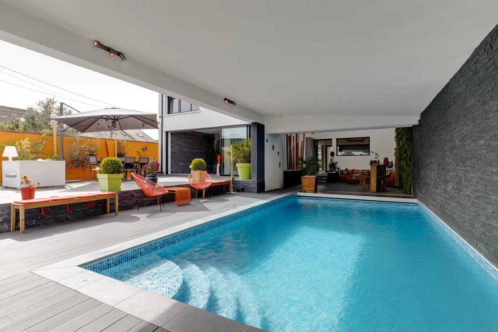 Salle de réunion dans Maison d'architecte moderne, un design absolument unique - 1