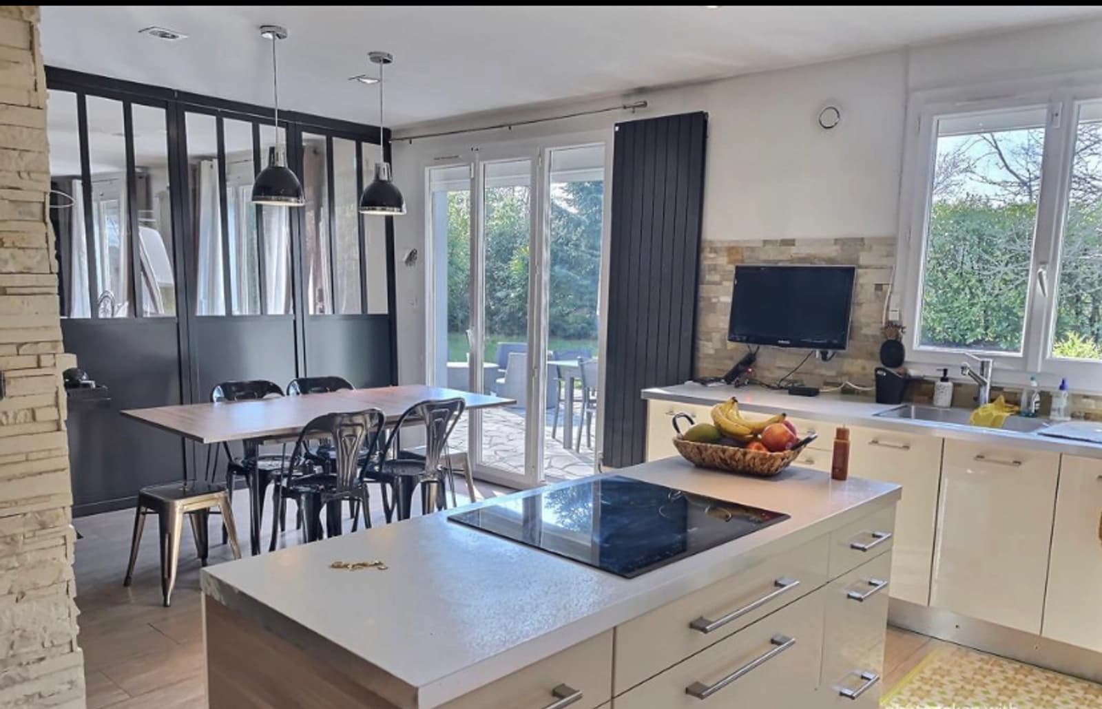 Cuisine dans Magnifique demeure à l'architecture américaine - 1