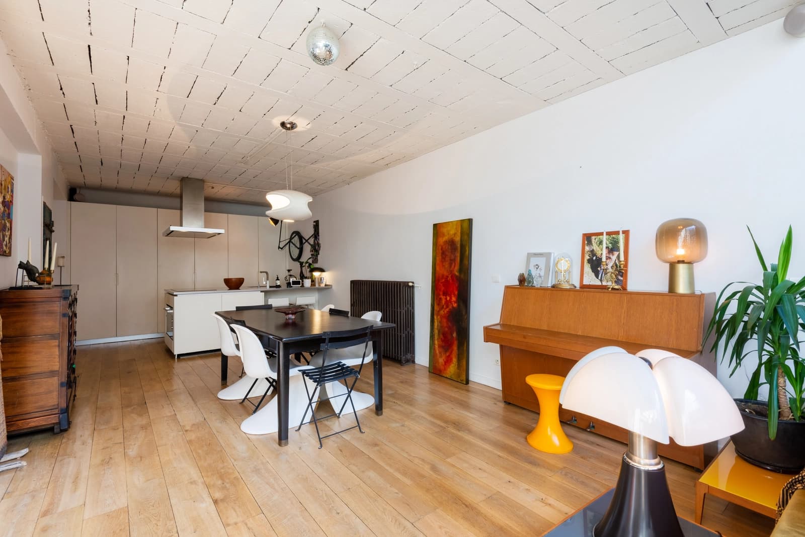 Meeting room in Loft artist studio in Montreuil - 1