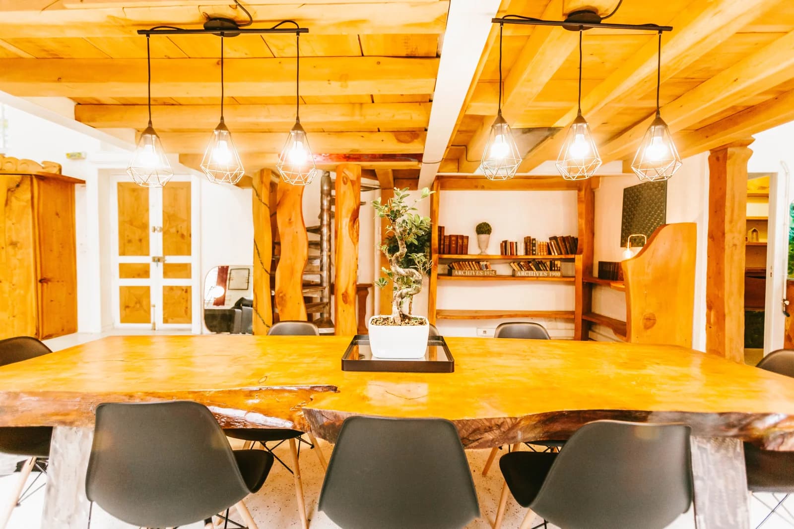 Salle de réunion dans Grand appartement à la fois chaleureux et très lumineux - 1