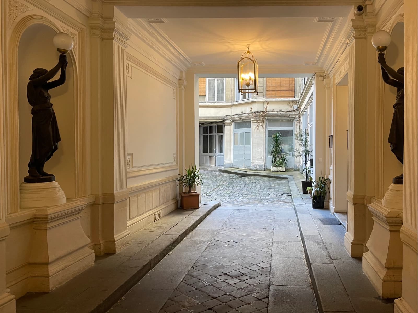 Salle de bain dans Un atelier d'artiste unique au coeur du Xème - 1