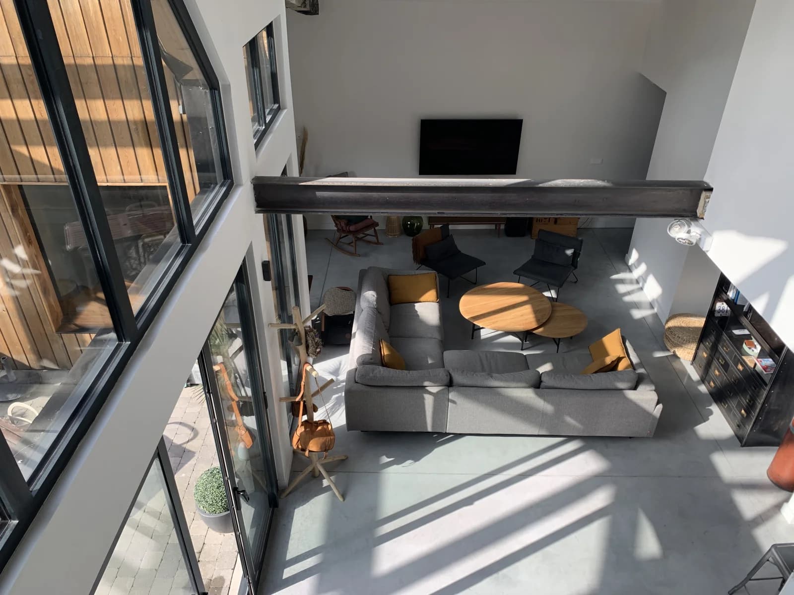 Space Quiet, bright loft with table soccer - 3