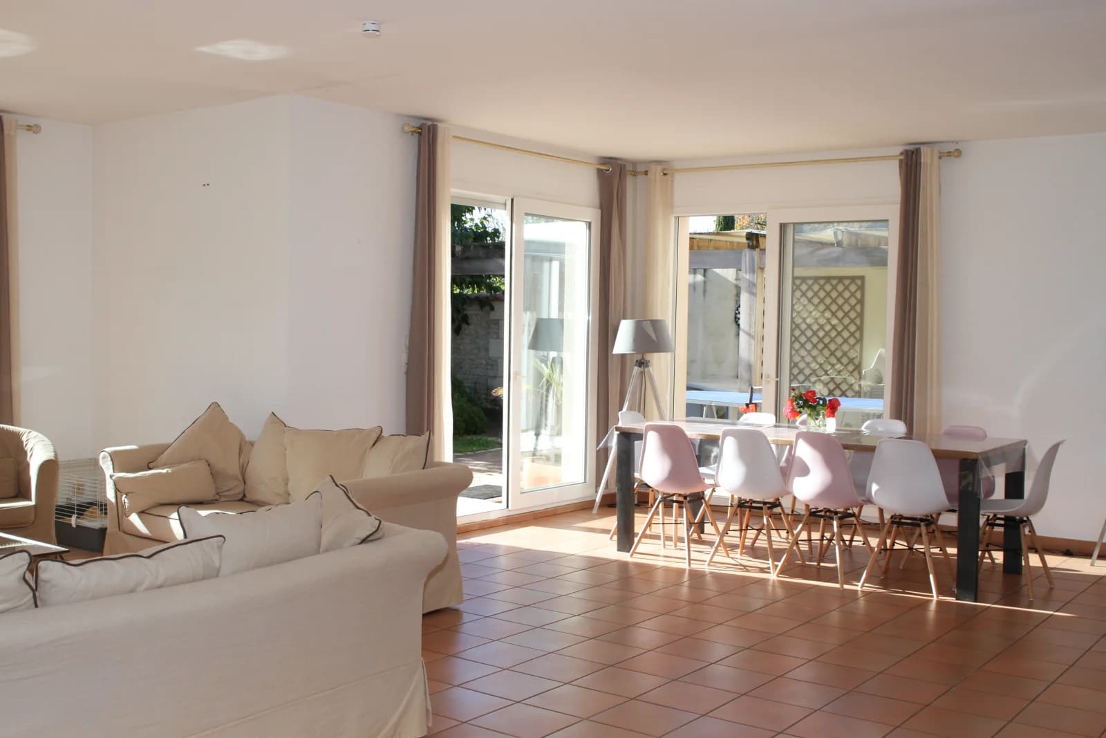 Superbe villa, piscine privée et vaste jardin (1000m²)
