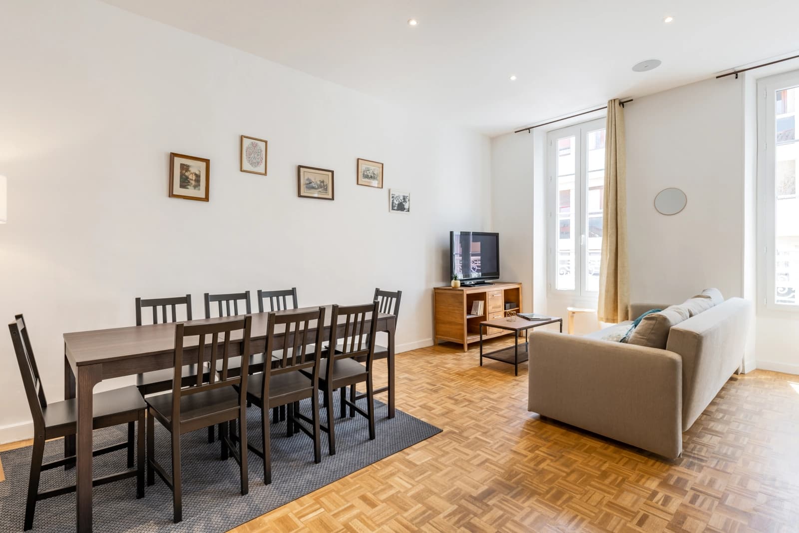 Meeting room in Bright and spacious apartment - 1