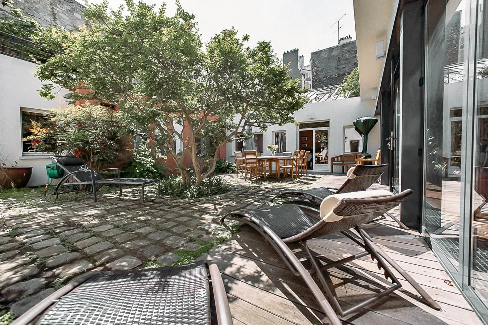 Meeting room in Large house with garden in Montmartre - 0