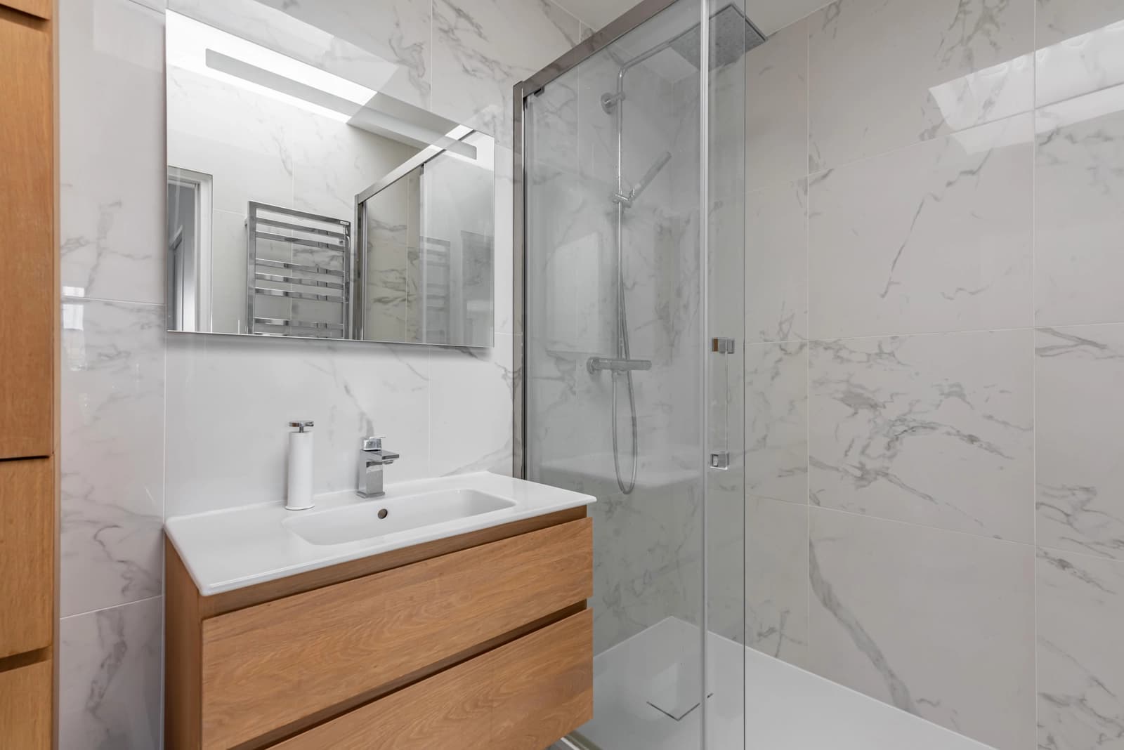Bathroom in Duplex terrace with panoramic view of Paris - 1