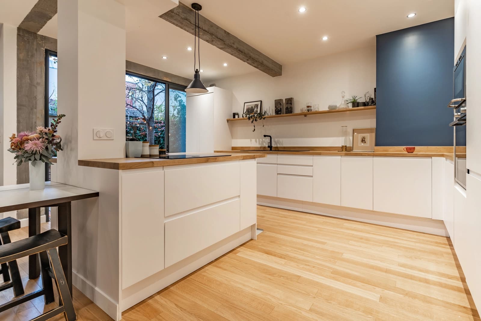 Cuisine dans Maison à l'esprit loft, un design unique et ouvert - 1