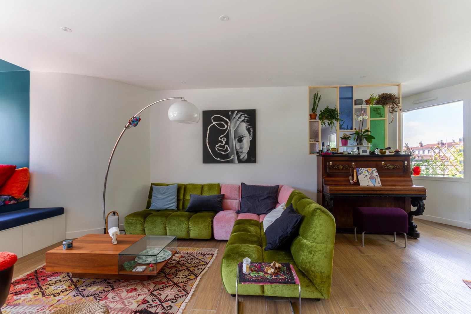 Living room in Penthouse with lush terrace and pool - 1