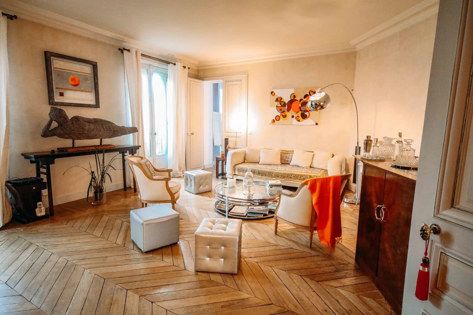 Espace Showroom & salon en appart Haussmannien, vue St-Augustin - 3