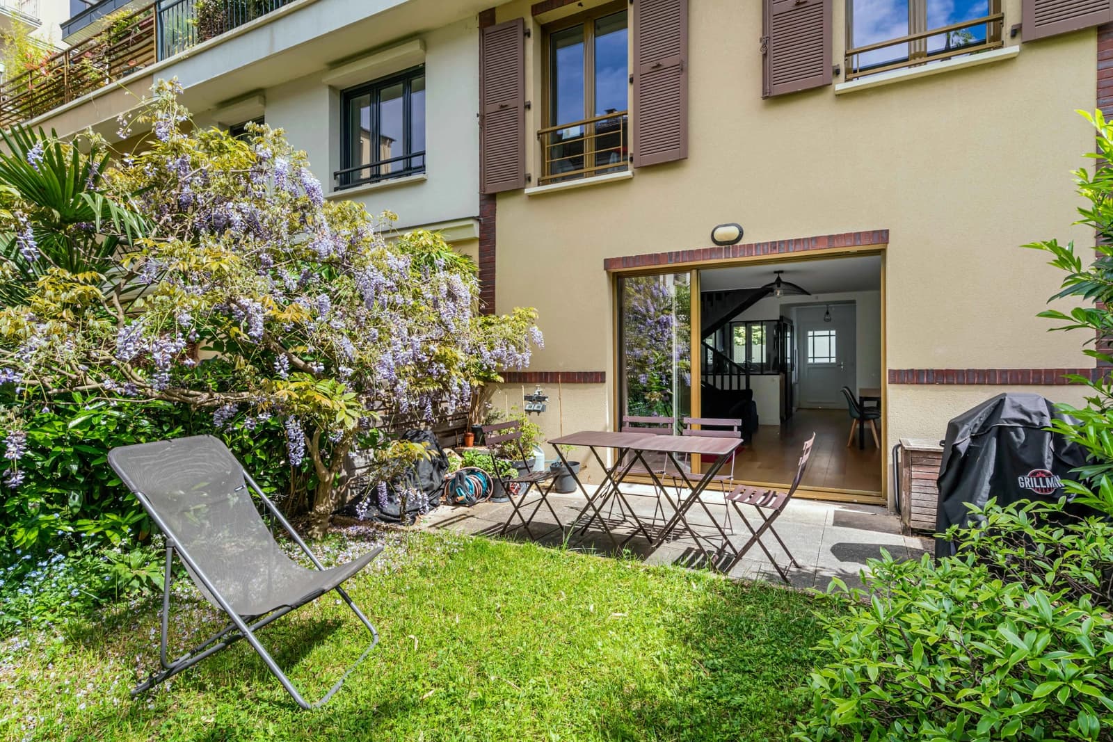 Espace Salon privatisé avec jardin paysager - 4