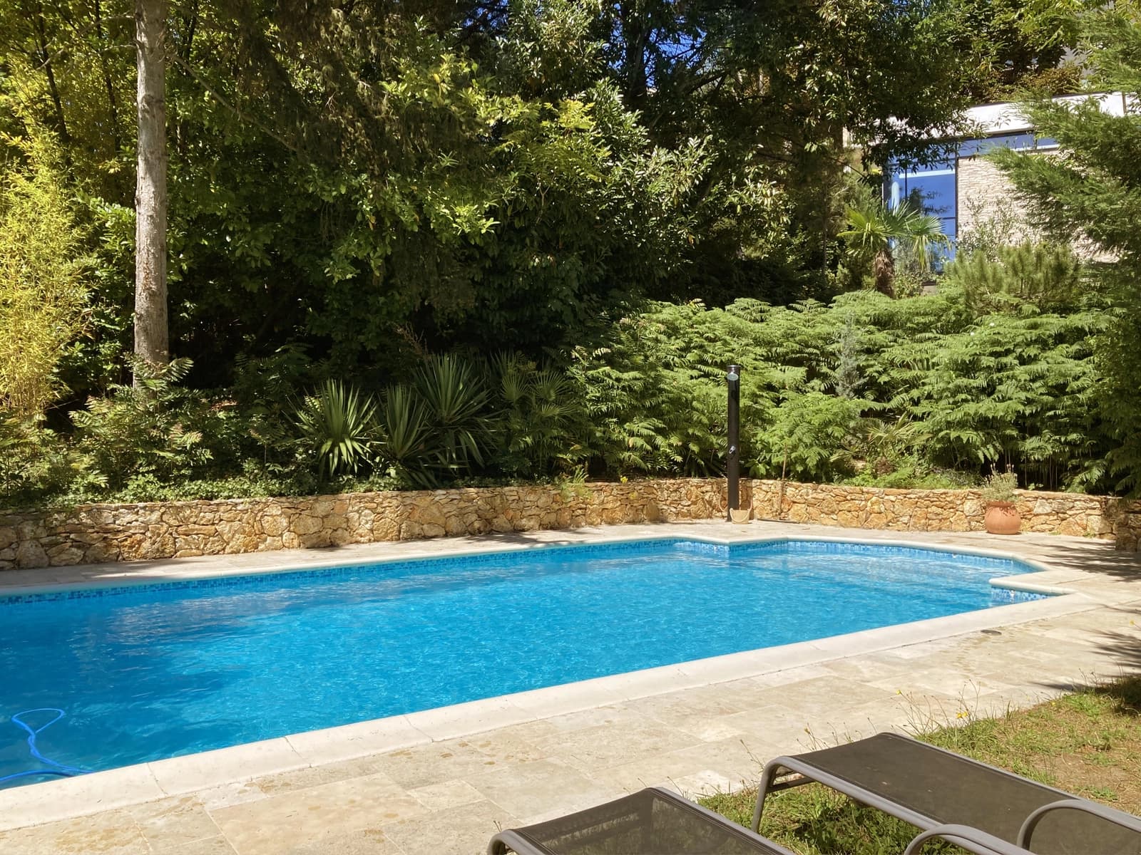 Salle de réunion dans Atelier-loft contemporain niché dans un parc avec piscine - 1