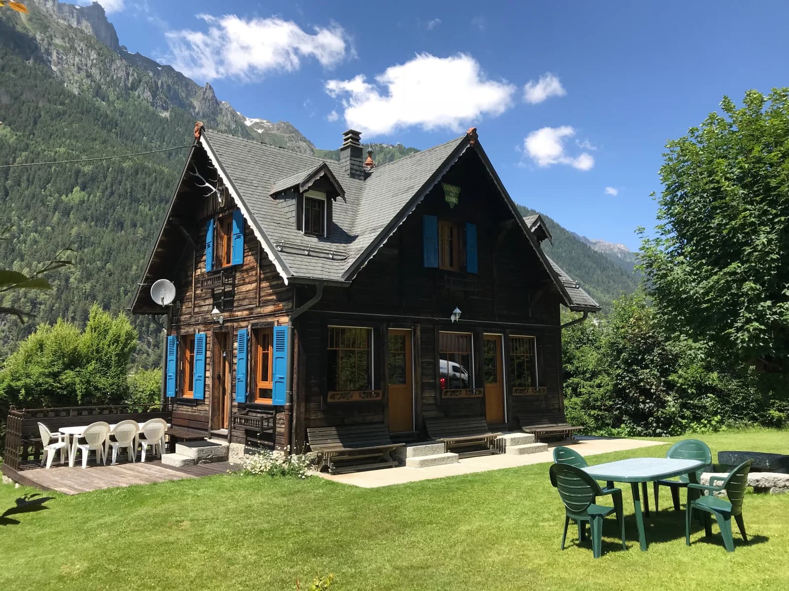 Meeting room in Typical Chamonix chalet facing Mont Blanc - 1