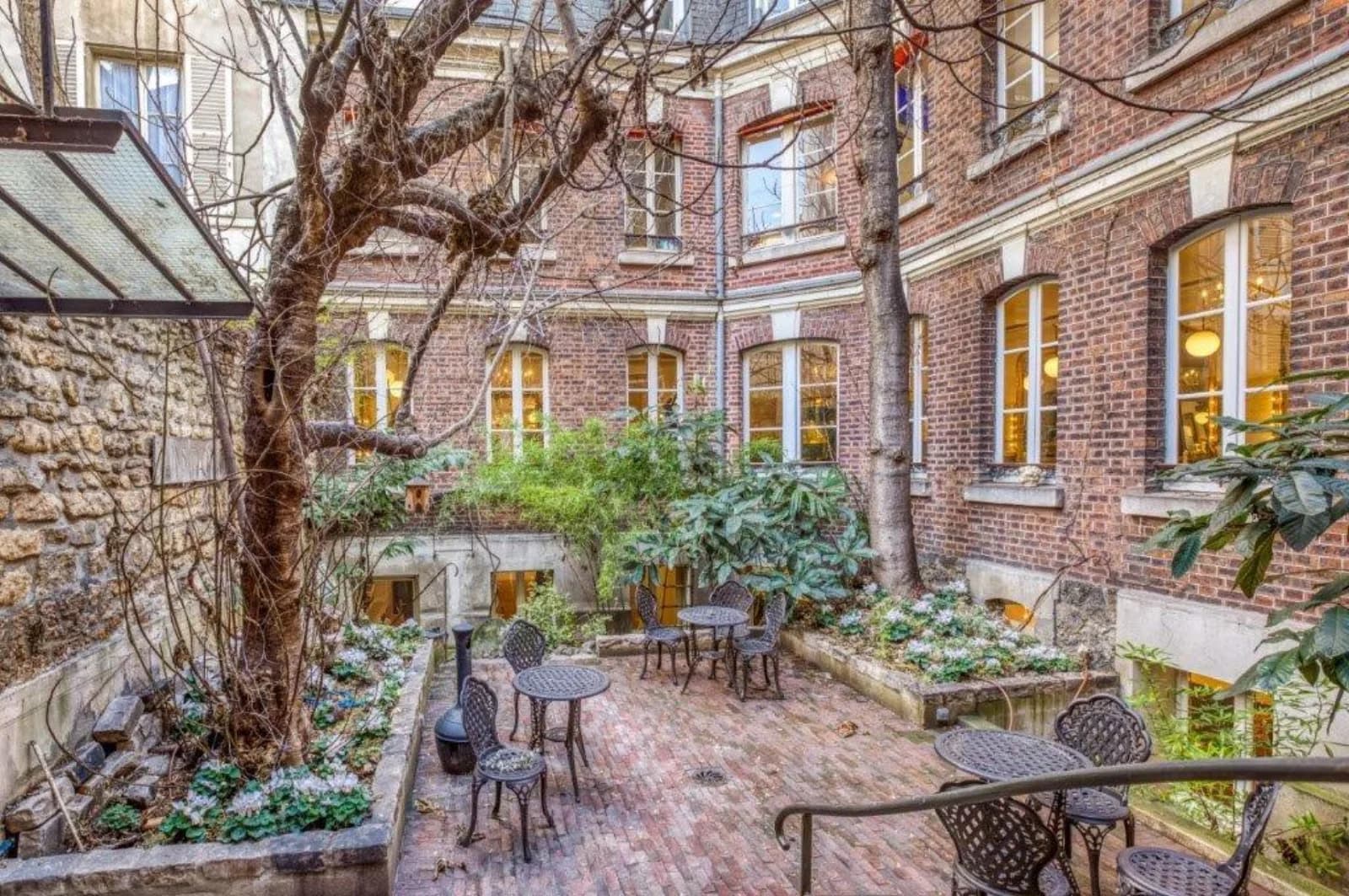 Salle de réunion dans St-Germain-des-Prés: lieu unique des anciens bains-douches - 1