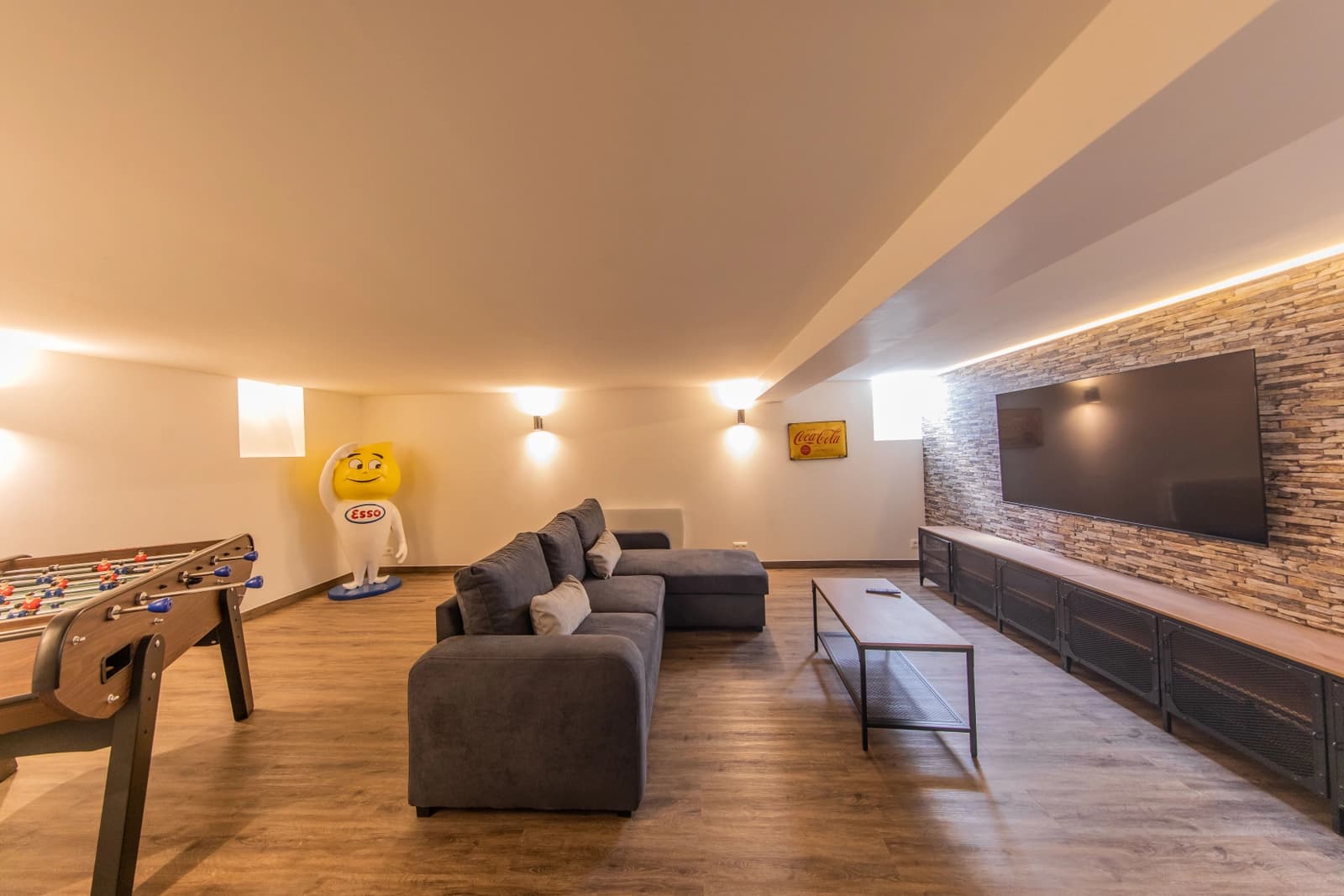 Salon dans Logement avec un aperçu sur la mer scintillante - 1