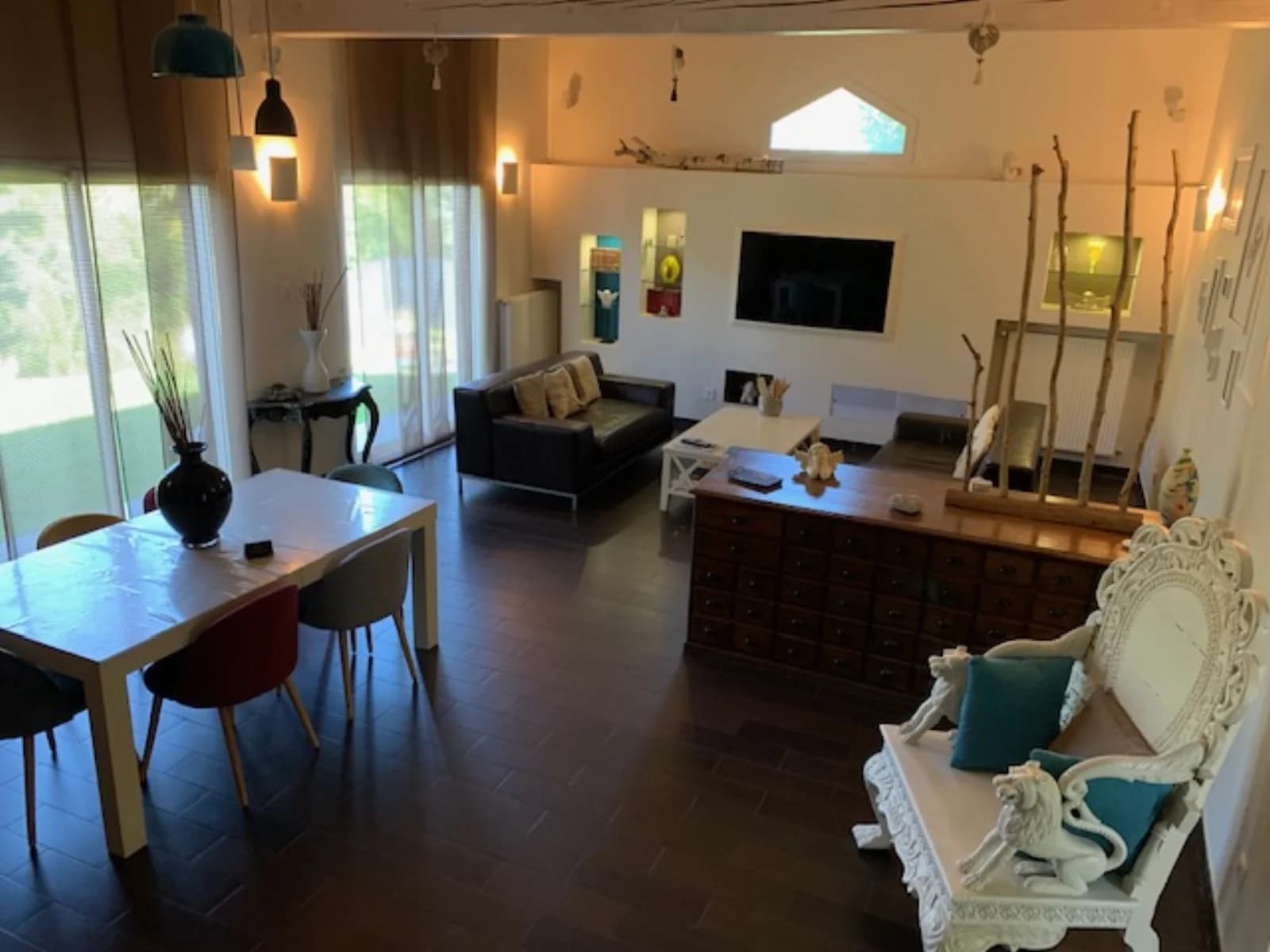 Maison design (300m²), jardin, piscine, spa, parking